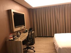 -西安大雁塔科技大学地铁站亚朵酒店