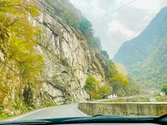 -沣峪森林公园龙潭戏水景区