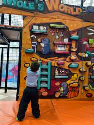 -欧酷世界动力星球(王府井奥莱UP TOWN店)