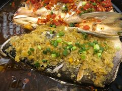 -阿瓦山寨·湘菜现炒·剁椒鱼头王(咸阳总店)