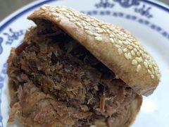 烧饼夹烧牛羊肉-老爆肚满五香烧牛羊肉