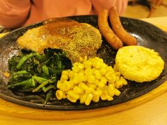烤肠配黑椒汉堡-萨莉亚意式餐厅(国展天虹店)