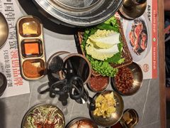 -草家酱蟹炭火烤肉店(珲春南路一店)