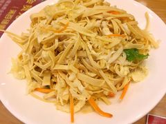 凉拌豆腐皮-洪兴砂锅(烟台山店)