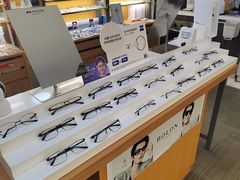 -优医视平价眼镜蔡司依视路折扣工厂店(十里堡店)