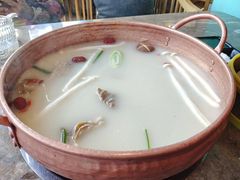 -三人行骨头王火锅(长寿店)