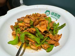 绿草地辣椒炒肉-绿草地·湘菜(7mall店)