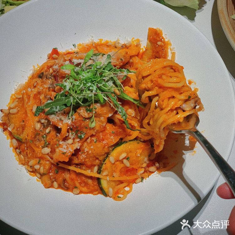 乔泰勒JOETYLER🌟这家的班尼迪克蛋和意面超好吃哒!