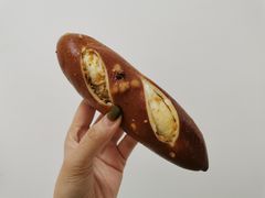 金枪鱼碱水-yeast面包店