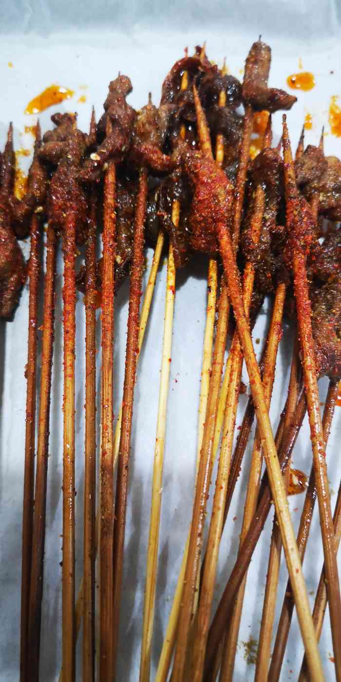 涪陵人家傅杰烧烤-"我觉得算人和最好吃的烧烤,人多,但是挨到.