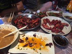 -巴厘龙虾·榜首油焖大虾(音乐学院·沿江酒馆店)