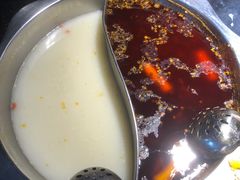 鸳鸯白锅-三只耳火锅(宽窄巷子店)