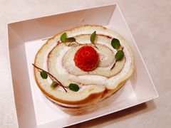 草莓浮云卷-欢牛蛋糕屋(萧山万象汇店)