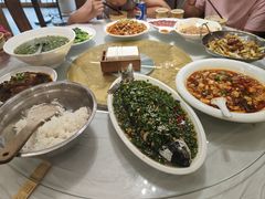 -华光驿站私房菜·黑金冠