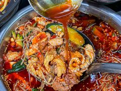 -周良天山牛杂城(天山路总店)
