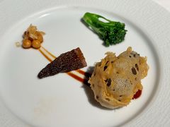 鸡头米葱烧脆皮海参-荣轩(新荣记环球金融中心店)
