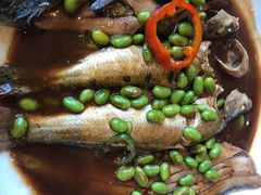 红烧长江杂鱼-鸿运酒楼