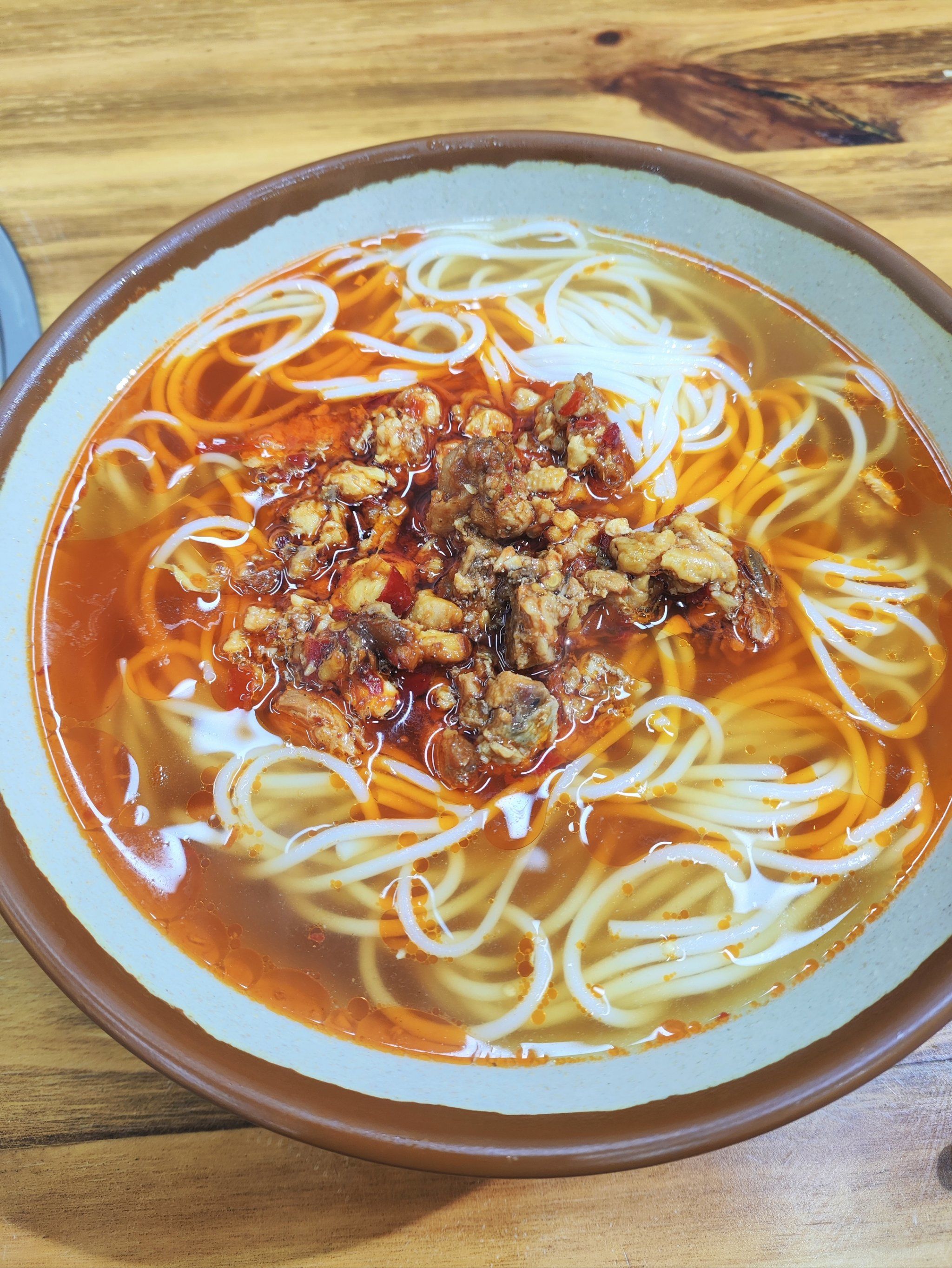 热腾腾的辣子鸡面