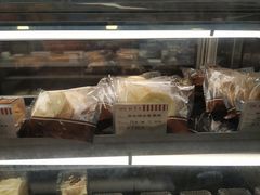 -红宝石·鲜奶小方·海派西点房(丰庄店)