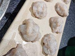 飞鱼籽虾滑-领鲜潮牛潮汕鲜牛肉火锅(云湖观邸店)