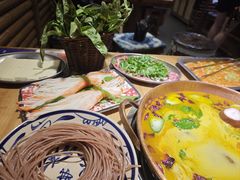 -洱火云南酸菜牛肉火锅(石景山当代商城店)