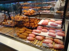 -巴黎贝甜(大宁国际商业广场店)