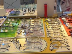 -天空之镜眼镜店蔡司依视路配镜授权零售店(望京颐堤港店)