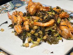 普洱茶香酥虾-云海肴·汽锅鸡·云南菜(天山百盛优客店)