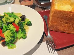 橄榄油炒田园时素-港丽餐厅(来福士店)