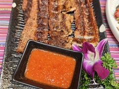 -香巴拉云南餐厅(华莱坞店)