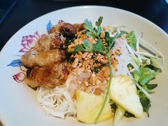 -大头虾越式风味餐厅(光明广场店)