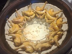 -头上红煨盐鸡·非遗院子餐厅
