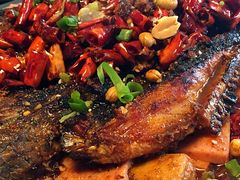 -鸣记脆皮烤鱼·海鲜烤鱼(三八广场店)