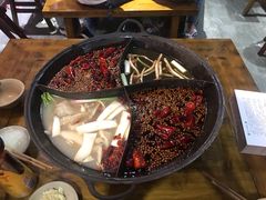 -白乐天毛肚火锅馆(南滨路店)
