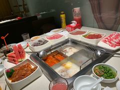 -海底捞火锅鲜切牛肉主题店(长寿路店)