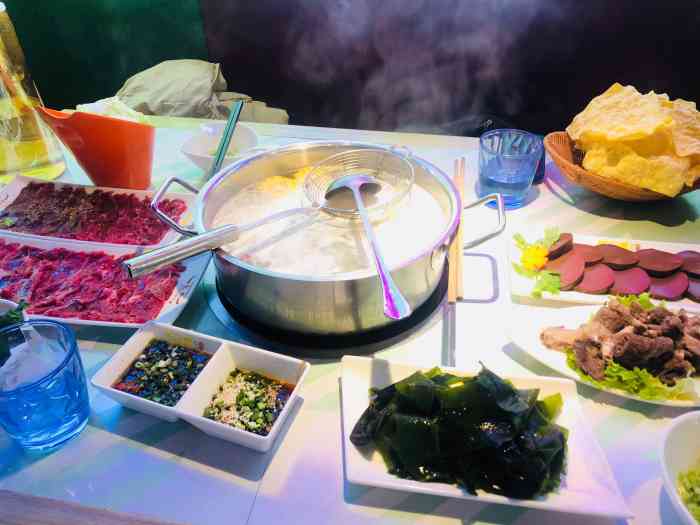 花田煮鲜牛肉火锅cityon熙地港店