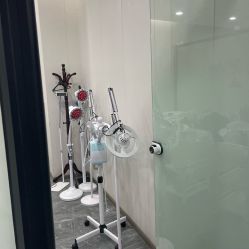-苗方清颜专业祛痘·皮肤管理