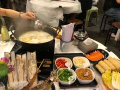 -鲜入围煮花胶鸡海鲜火锅