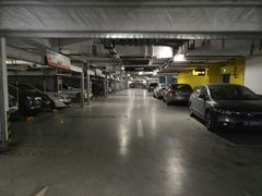 -丽丰购物中心·停车场