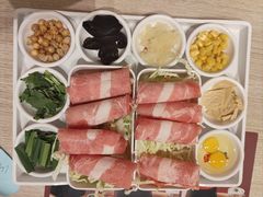 -花馬肆.云南过桥米线(汉神购物广场现场熬汤店)