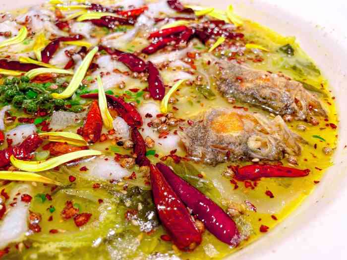 太二酸菜鱼(骏壹万邦店)-"「老坛子酸菜鱼」酸菜味太重了,可能我不喜.