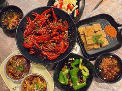 -巴厘龙虾·榜首油焖大虾(音乐学院·沿江酒馆店)