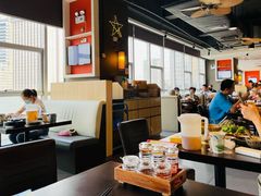 -大头虾越式风味餐厅(光明广场店)