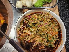 -山河屯铁锅炖·非遗东北菜(南山店)