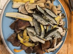 -菌之家·专业纯野生菌火锅·特色炒菌