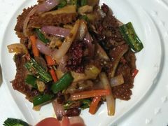 金牌烤羊排-新粤新疆菜清真餐厅(拱北店)