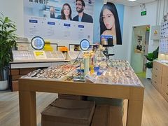 -天空之镜眼镜店蔡司依视路配镜授权零售店(望京颐堤港店)