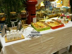 -新华里咖啡书吧(新华书店小寨店)