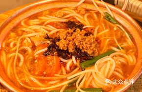 Fresh Meat Copper Pot Rice Noodles