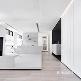 仅需要一间卧室，所以设计师在格局上做了很大改变